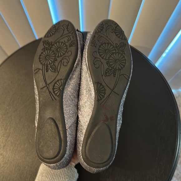 Steve Madden Sparkle Bow Flats - Picture 4 of 4